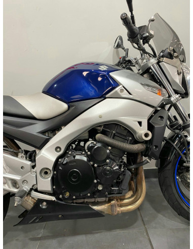 SUZUKI GSR 600