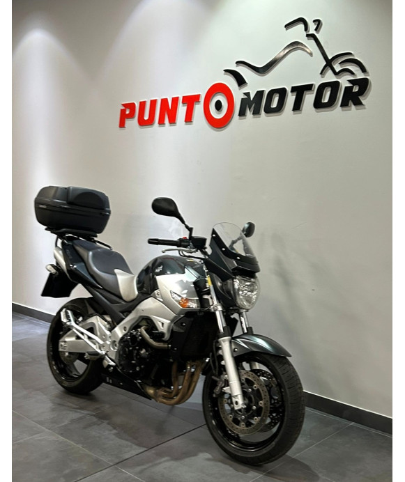 SUZUKI GSR 600