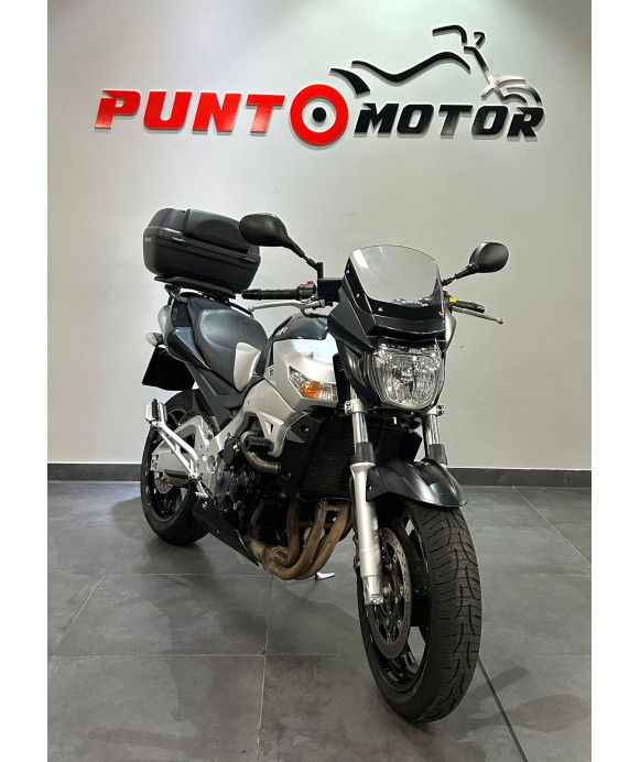 SUZUKI GSR 600