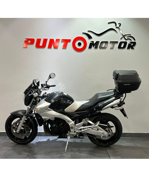 SUZUKI GSR 600