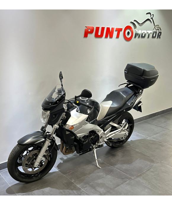 SUZUKI GSR 600