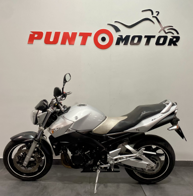 SUZUKI GSR 600 2