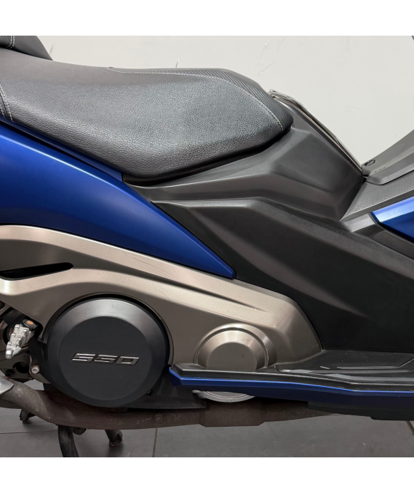 KYMCO AK 550