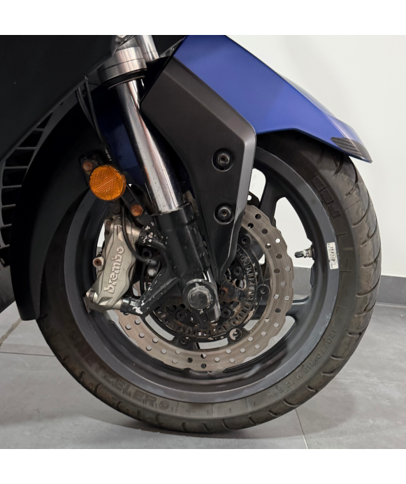 KYMCO AK 550